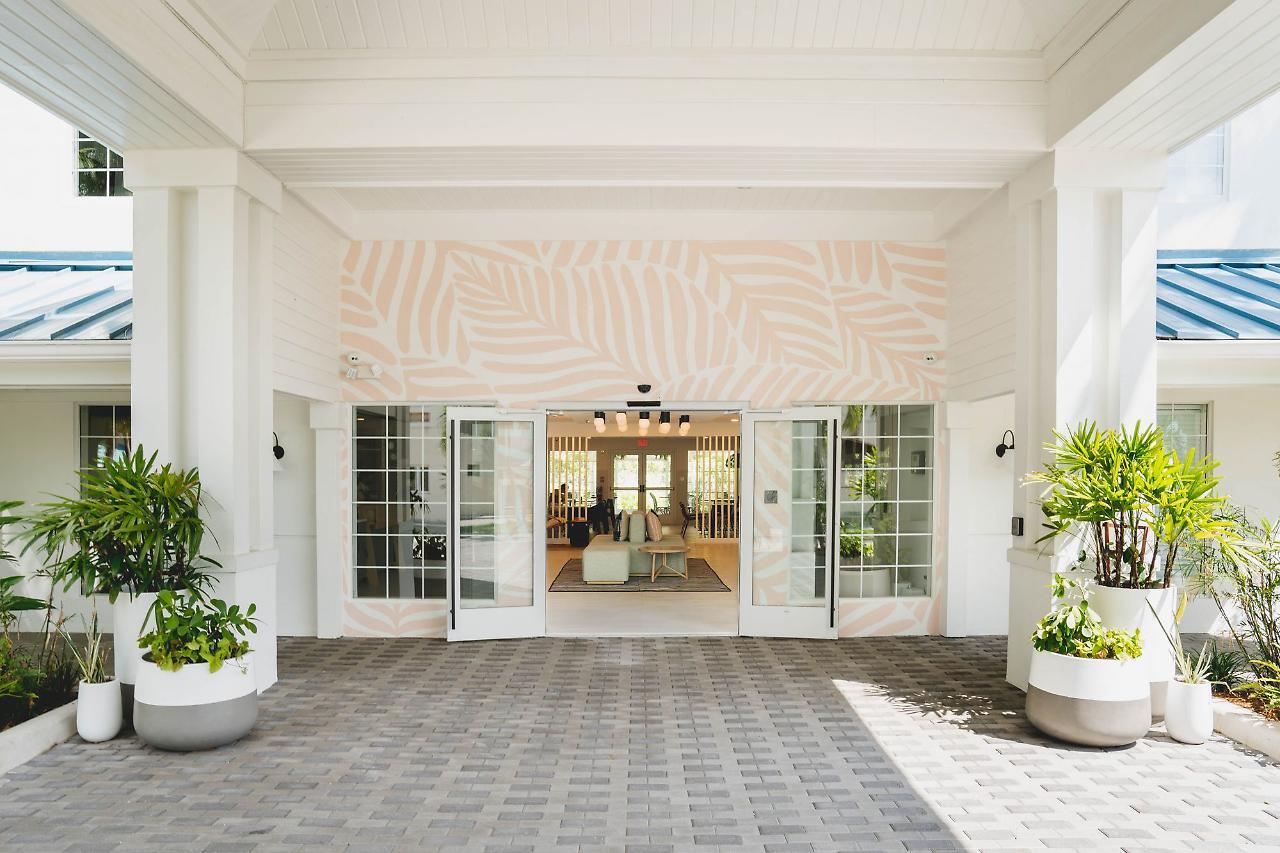 Hampton By Hilton Grand Cayman Seven Mile Beach จอร์จทาวน์ ภายนอก รูปภาพ