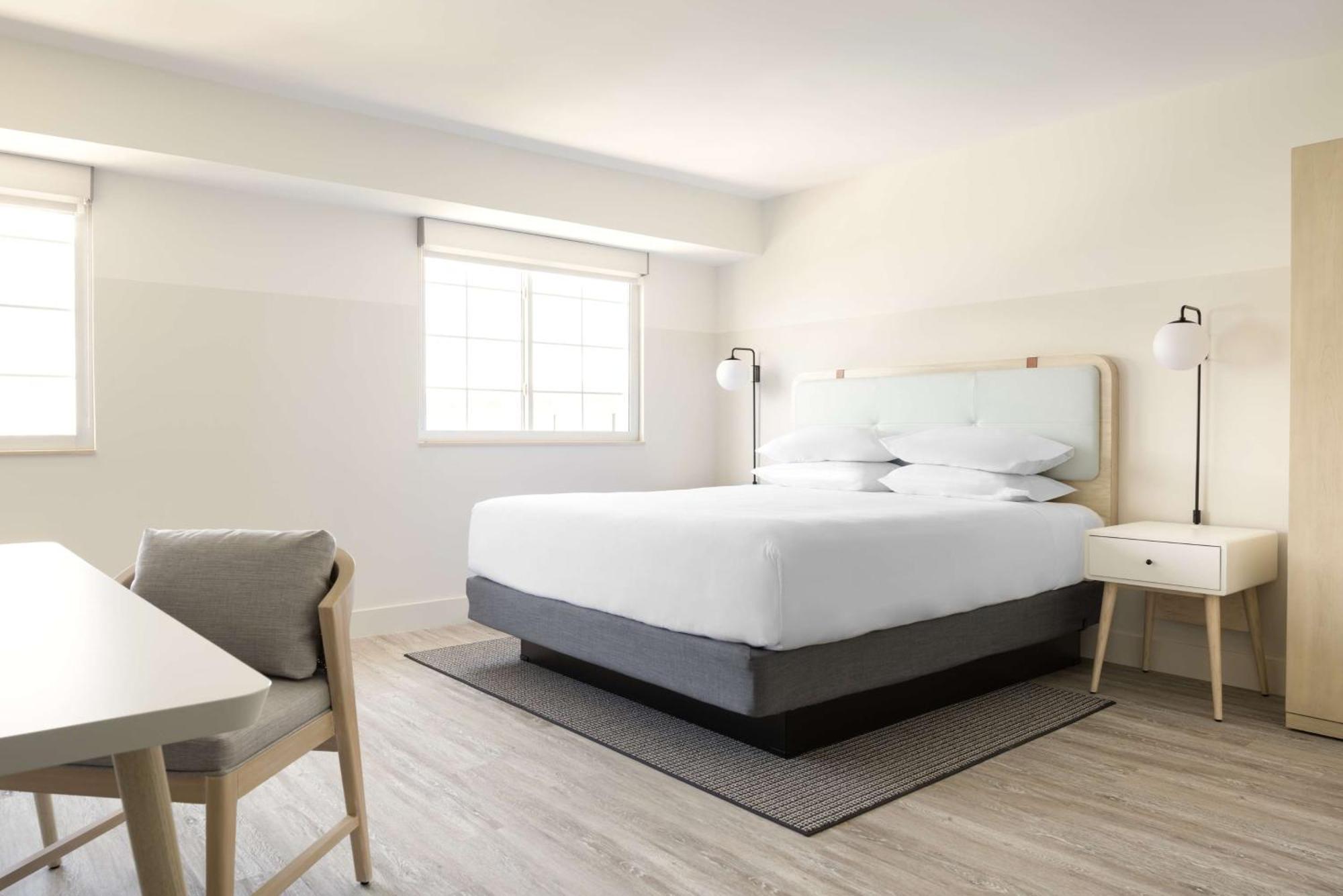 Hampton By Hilton Grand Cayman Seven Mile Beach จอร์จทาวน์ ภายนอก รูปภาพ