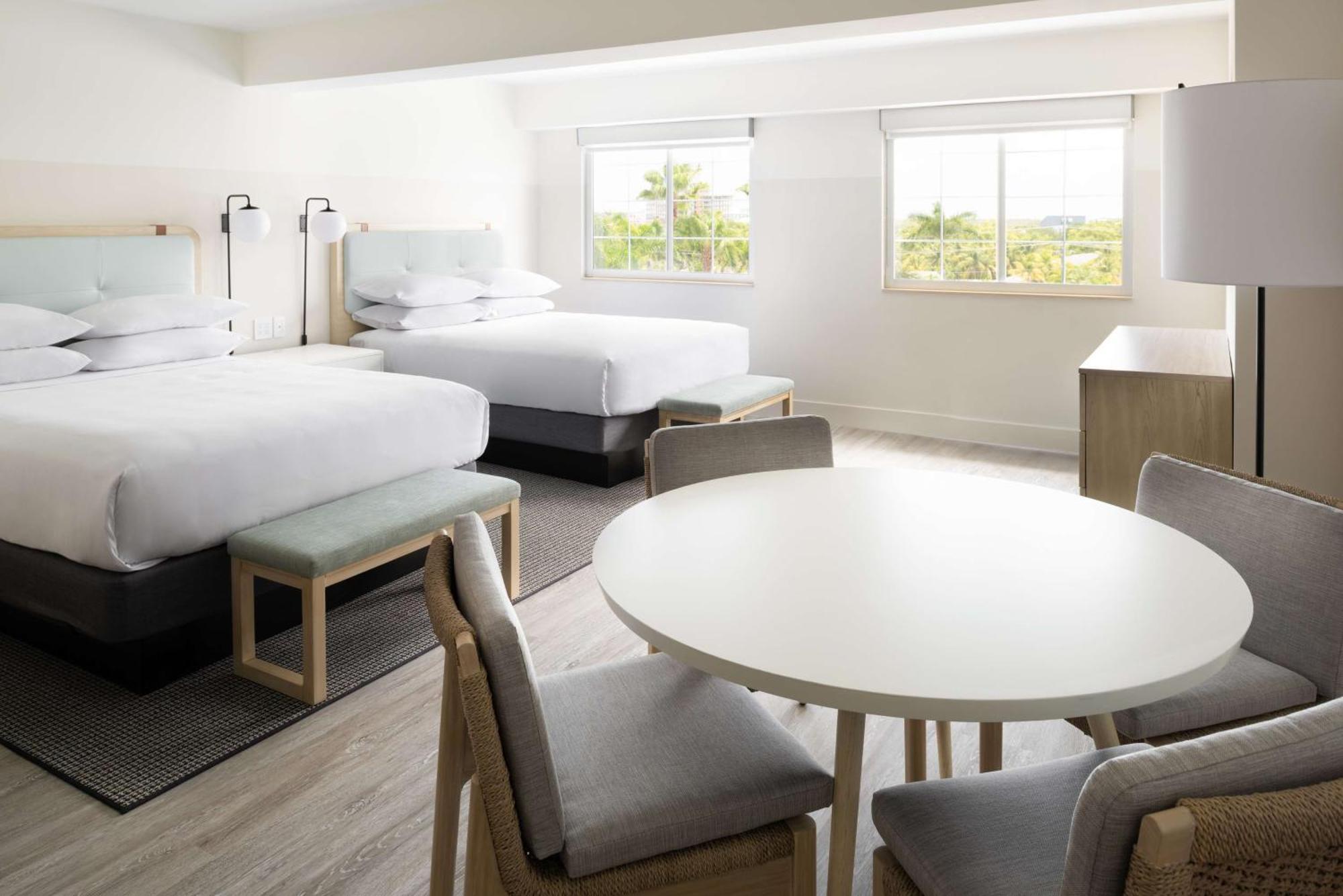 Hampton By Hilton Grand Cayman Seven Mile Beach จอร์จทาวน์ ภายนอก รูปภาพ