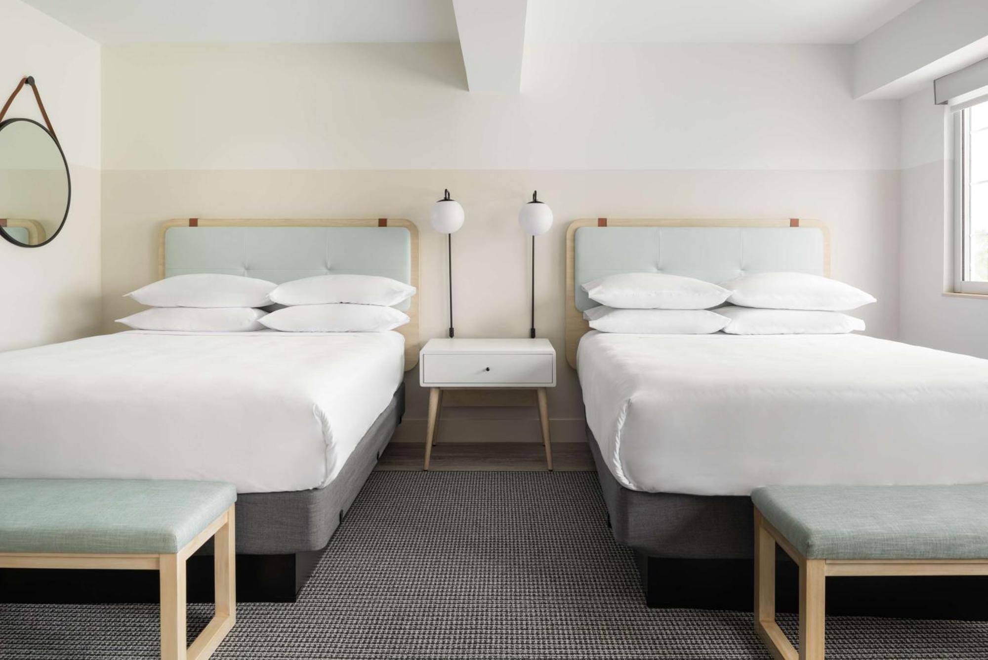 Hampton By Hilton Grand Cayman Seven Mile Beach จอร์จทาวน์ ภายนอก รูปภาพ