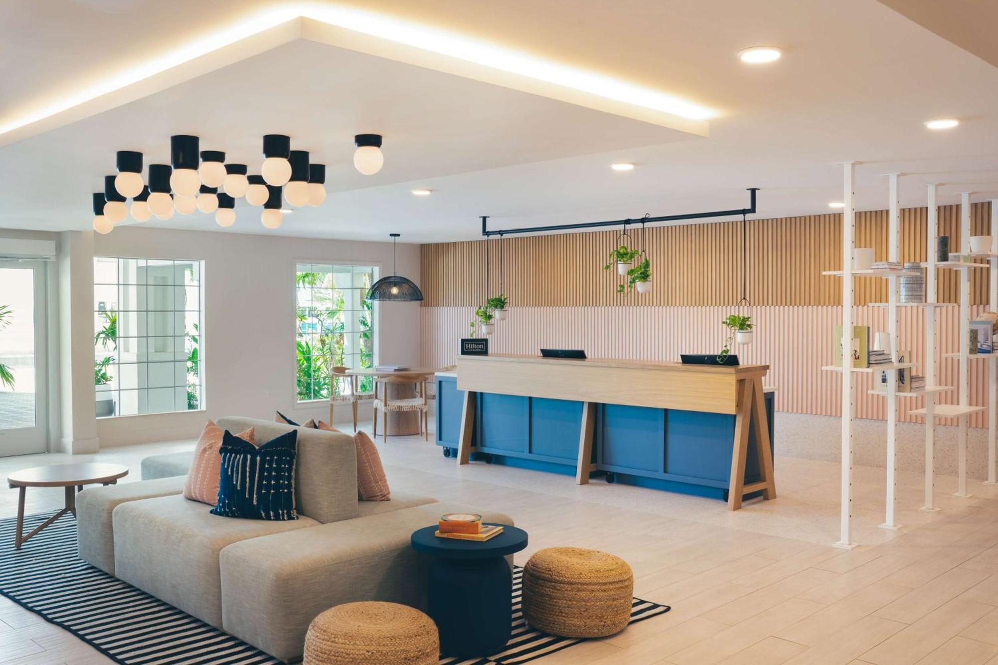 Hampton By Hilton Grand Cayman Seven Mile Beach จอร์จทาวน์ ภายนอก รูปภาพ