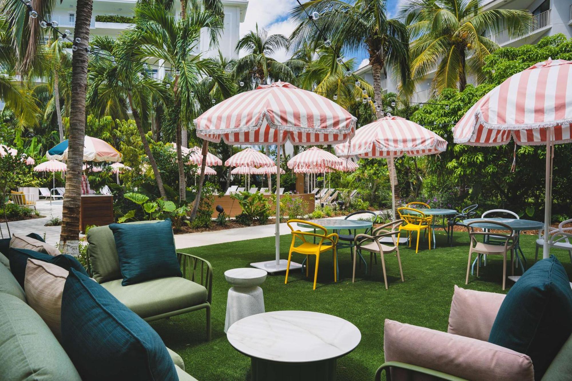 Hampton By Hilton Grand Cayman Seven Mile Beach จอร์จทาวน์ ภายนอก รูปภาพ