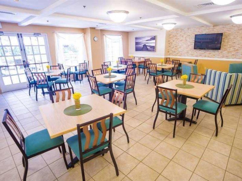 Hampton By Hilton Grand Cayman Seven Mile Beach จอร์จทาวน์ ภายนอก รูปภาพ