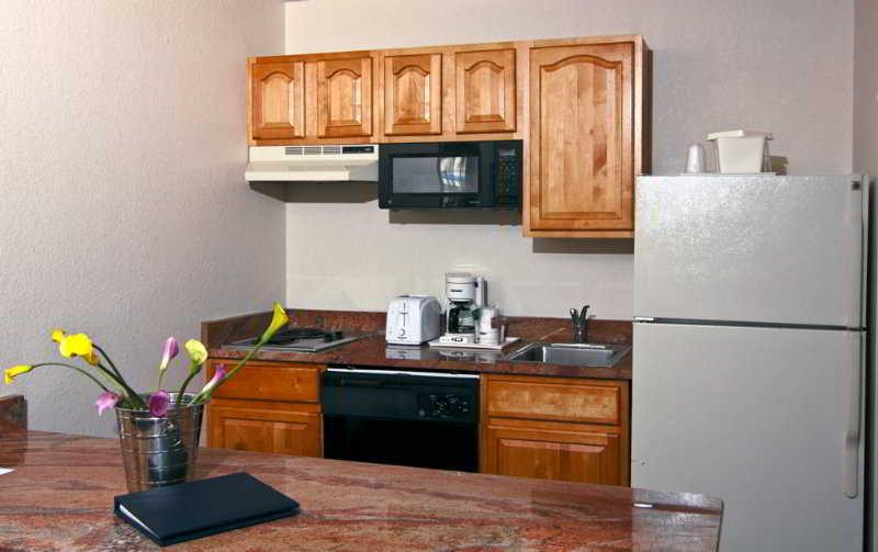Hampton By Hilton Grand Cayman Seven Mile Beach จอร์จทาวน์ ภายนอก รูปภาพ