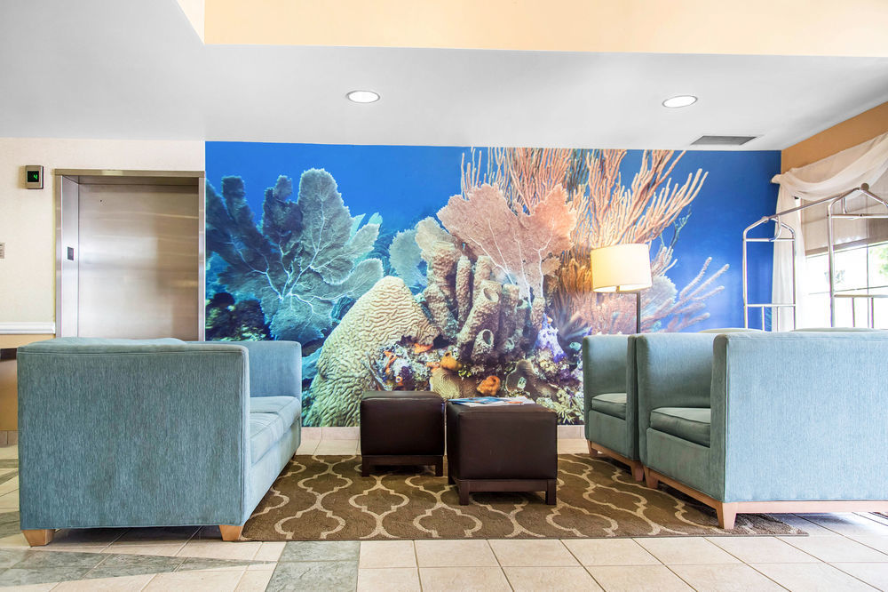 Hampton By Hilton Grand Cayman Seven Mile Beach จอร์จทาวน์ ภายนอก รูปภาพ